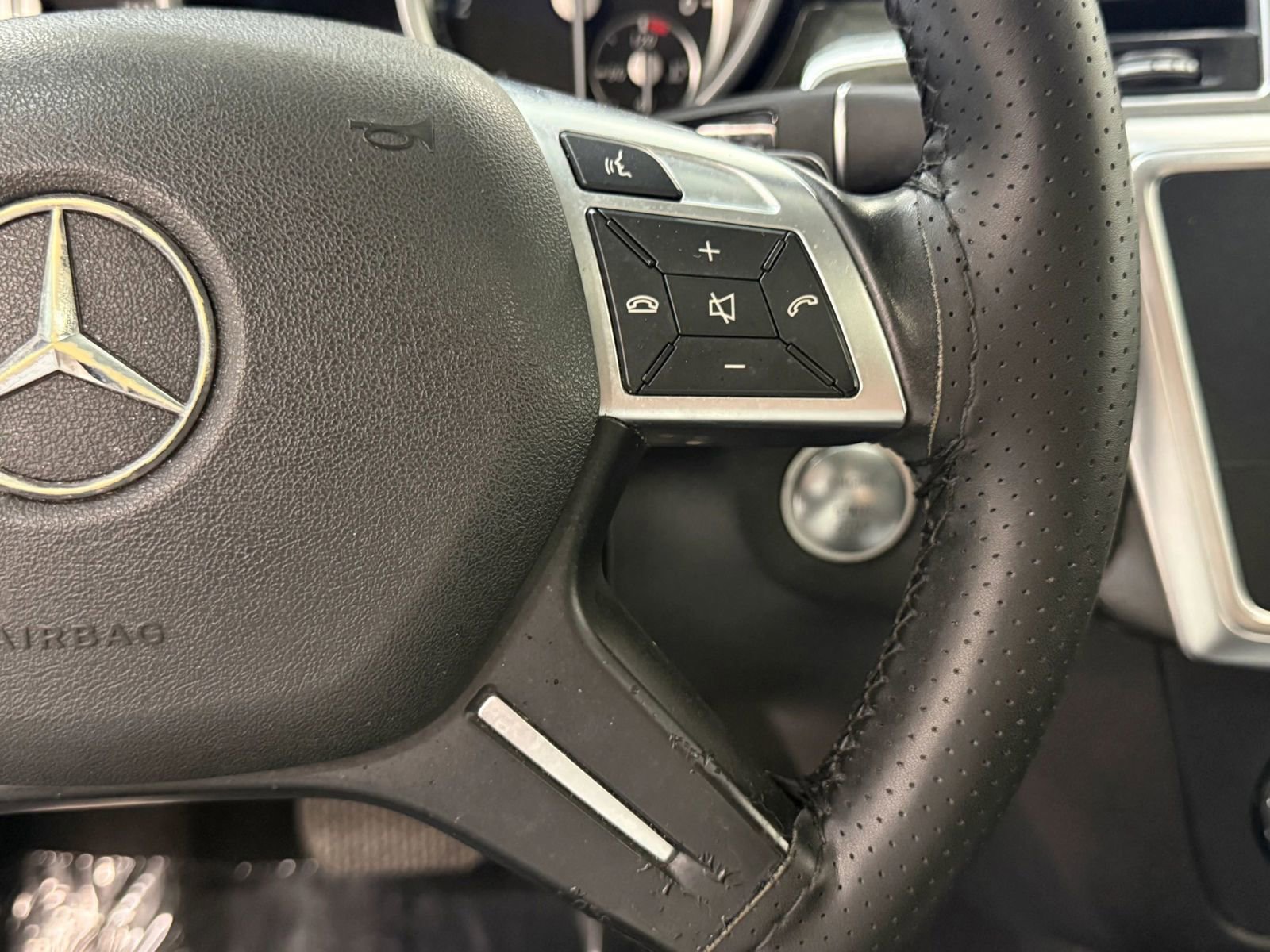 Used 2016 Mercedes-Benz GL 320 BlueTEC 4MATIC w/ Premium I Package image 32