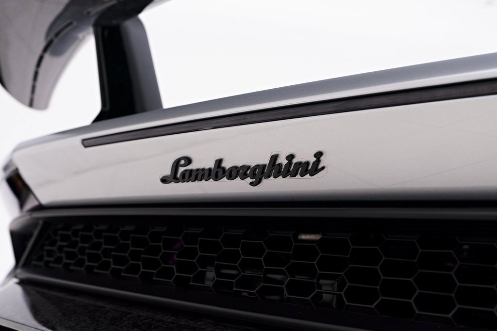 Used 2018 Lamborghini Huracan Performante image 36