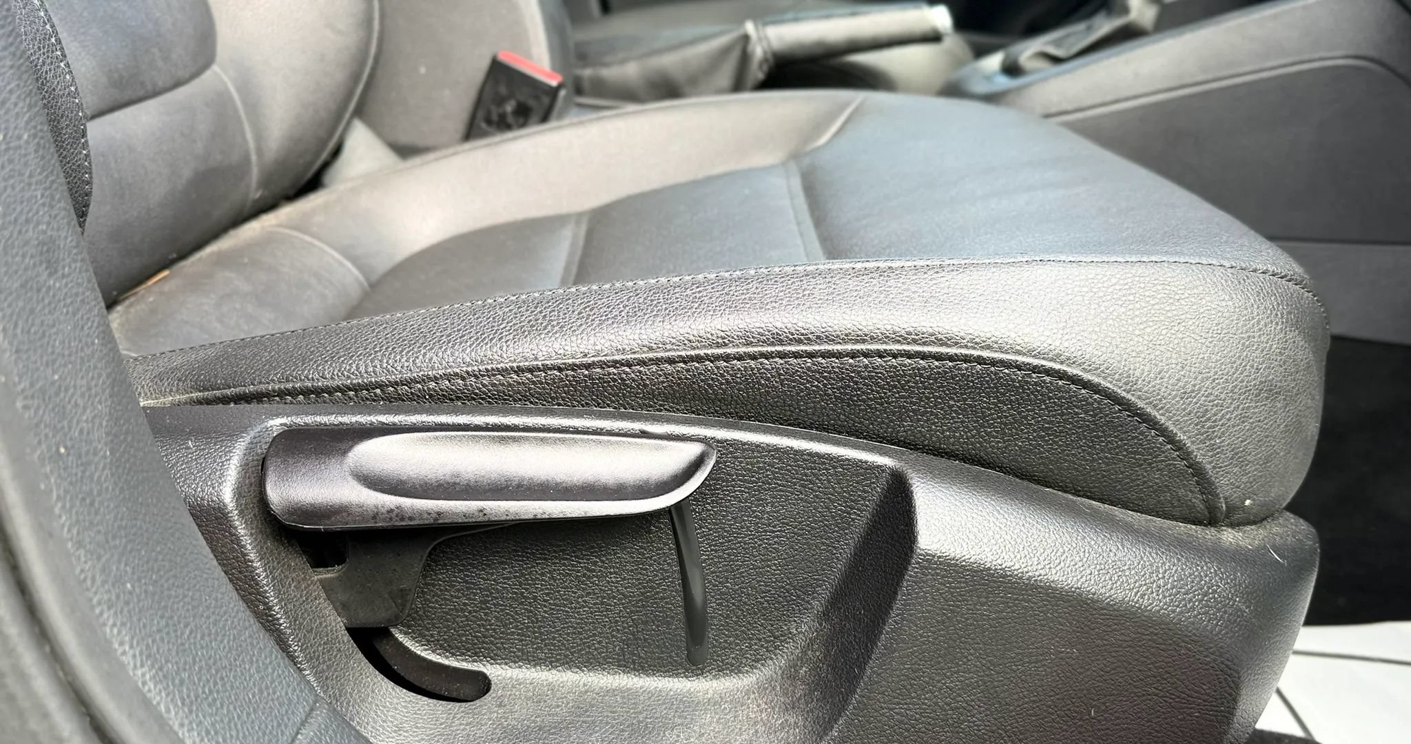 Used 2011 Volkswagen Jetta SE FWD image 37