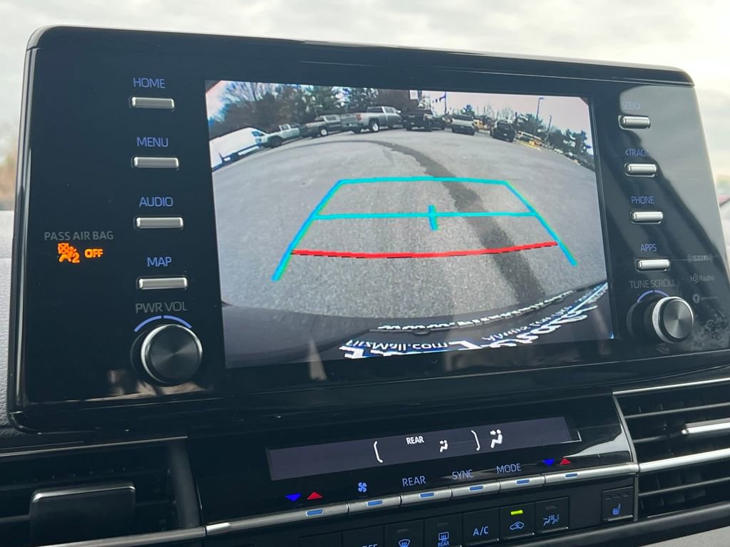 Used 2024 Toyota Sienna XLE image 30