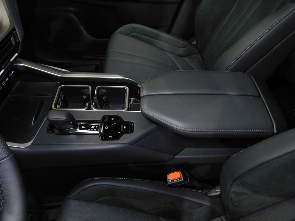 Used 2026 Lexus TX 500h AWD image 32