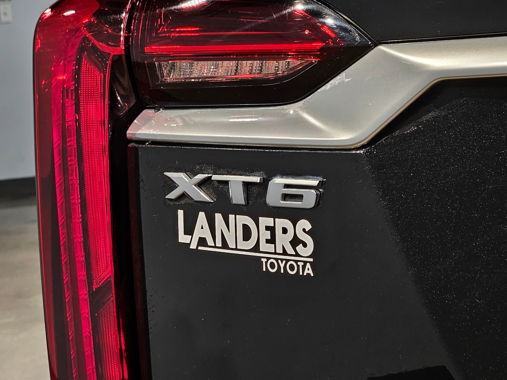 Used 2025 Cadillac XT6 Premium Luxury image 41