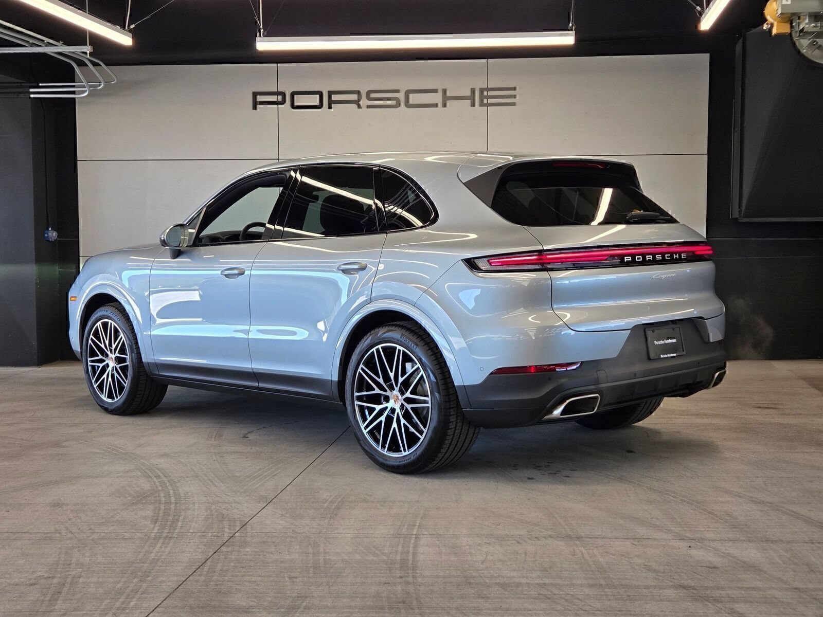 Certified 2026 Porsche Cayenne AWD/4WD image 3