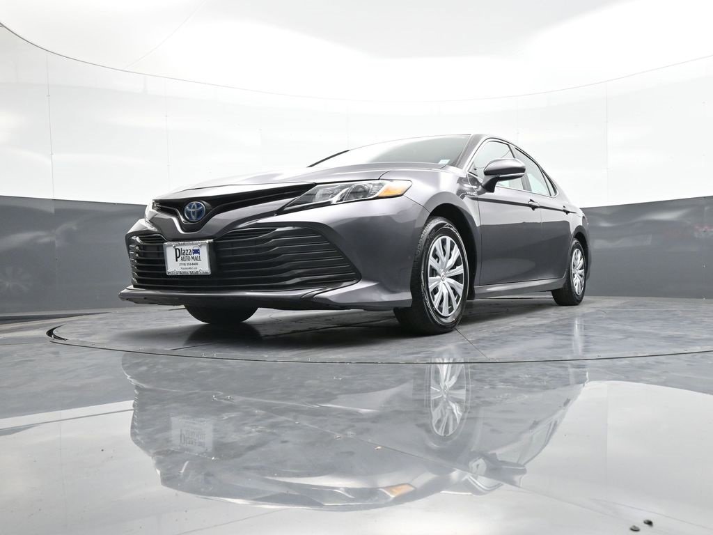 Certified 2019 Toyota Camry LE image 26