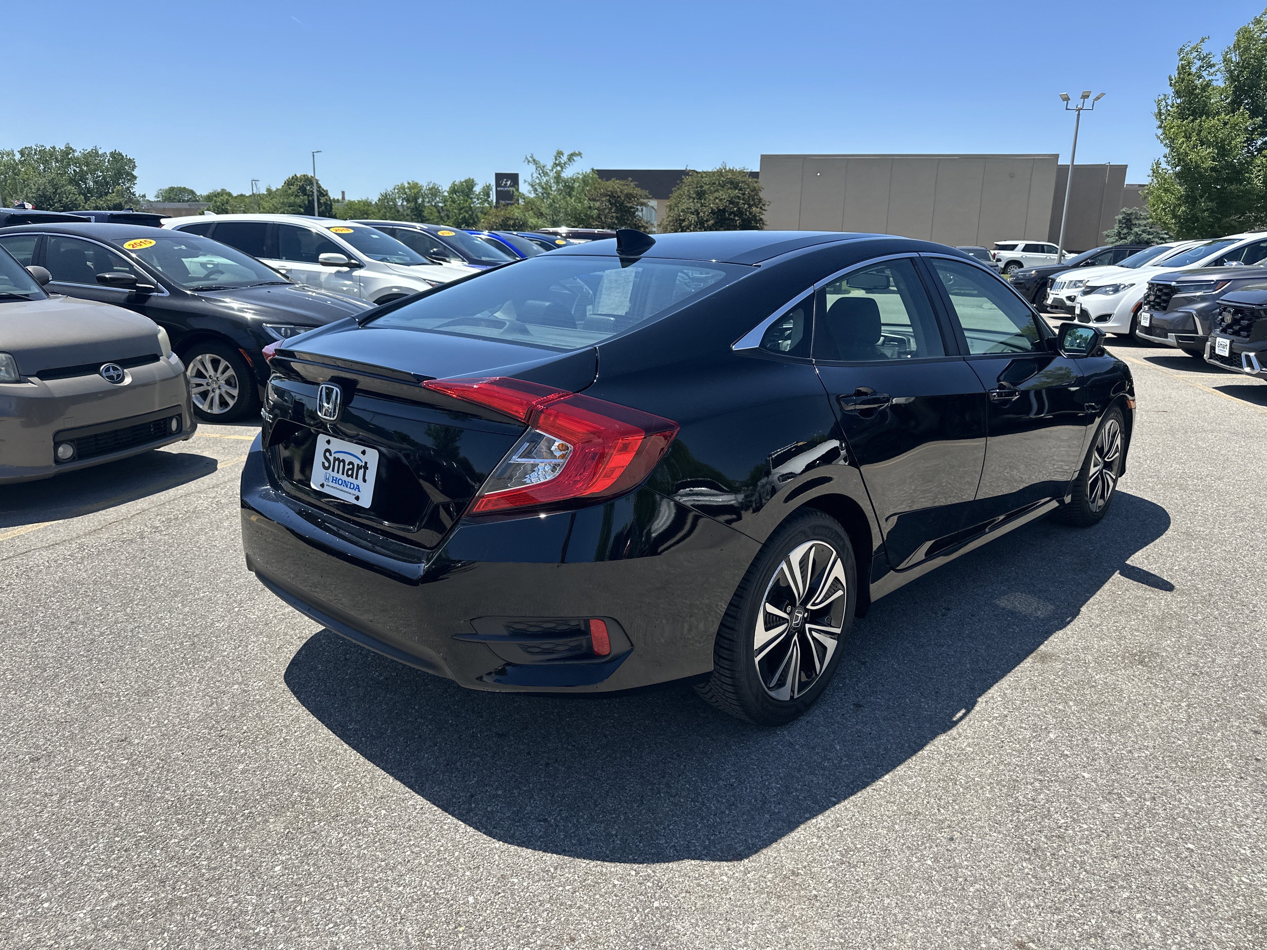 Used 2016 Honda Civic EX-L image 4