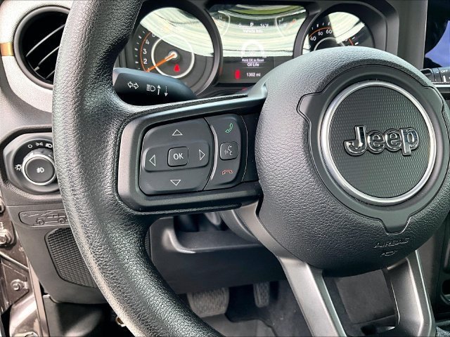 Used 2025 Jeep Wrangler Sport AWD/4WD image 22