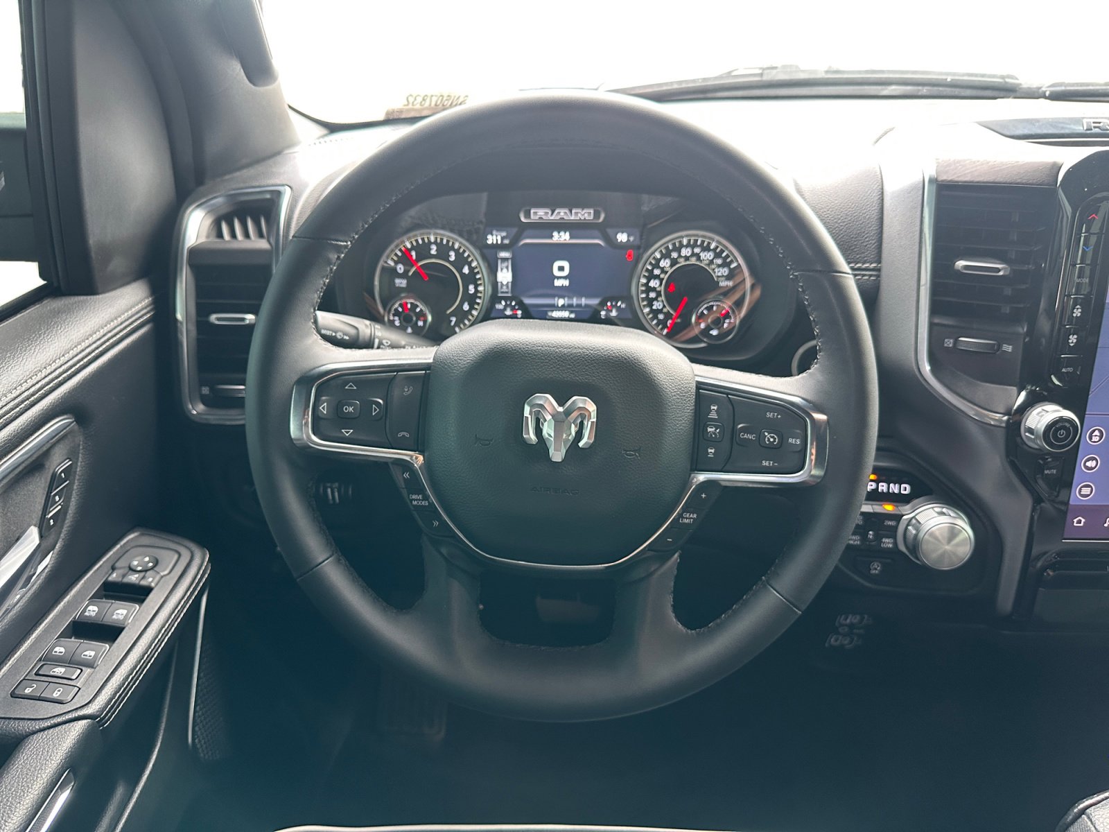 Used 2025 RAM 1500 Laramie image 12