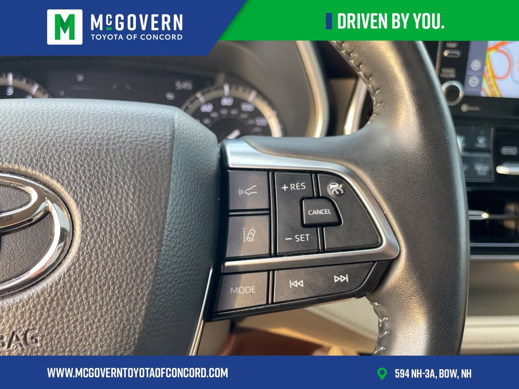 Used 2021 Toyota Highlander XLE AWD/4WD image 34