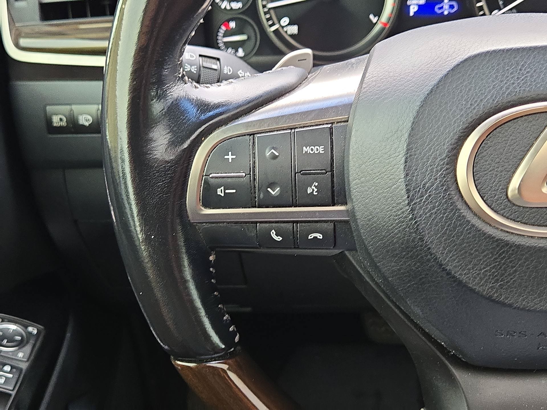 Used 2019 Lexus LX 570 4WD w/ Luxury Package image 21