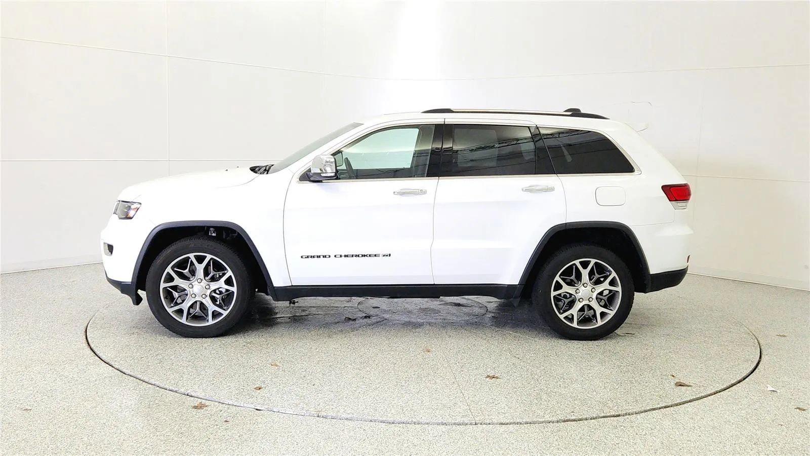 Used 2022 Jeep Grand Cherokee Limited w/ Trailer Tow Group IV image 4