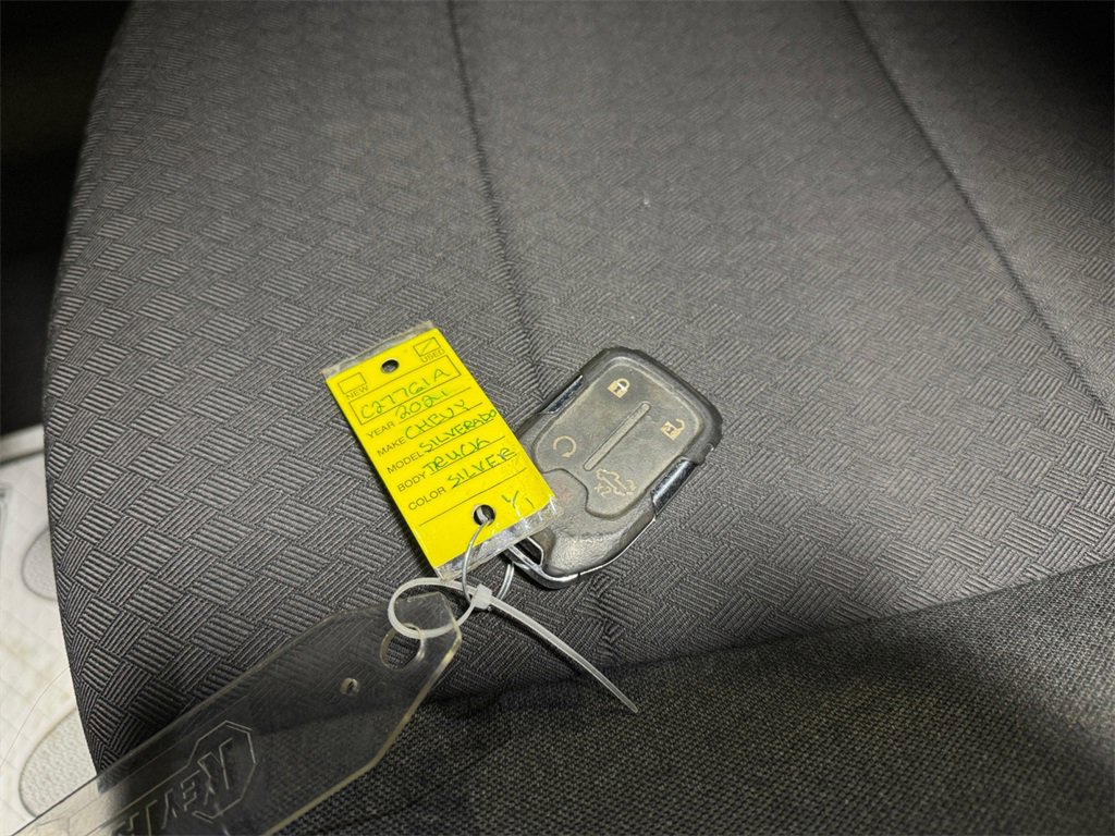 Used 2021 Chevrolet Silverado 1500 LT image 32