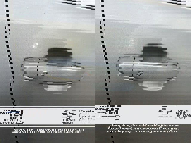 Used 2023 GMC Acadia SLE w/ Driver Convenience Package image 15