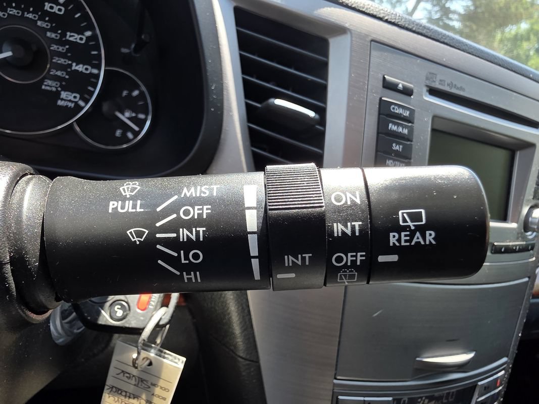 Used 2012 Subaru Outback 3.6R Limited w/ Moonroof Pkg AWD/4WD image 28