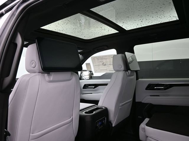 New 2026 Chevrolet Suburban Premier image 21