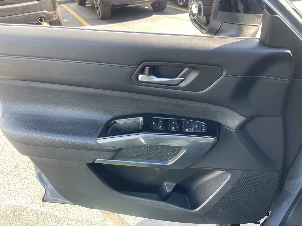 Certified 2024 Nissan Pathfinder SL AWD/4WD image 9