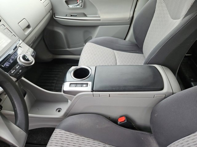 Used 2015 Toyota Prius V Five image 27