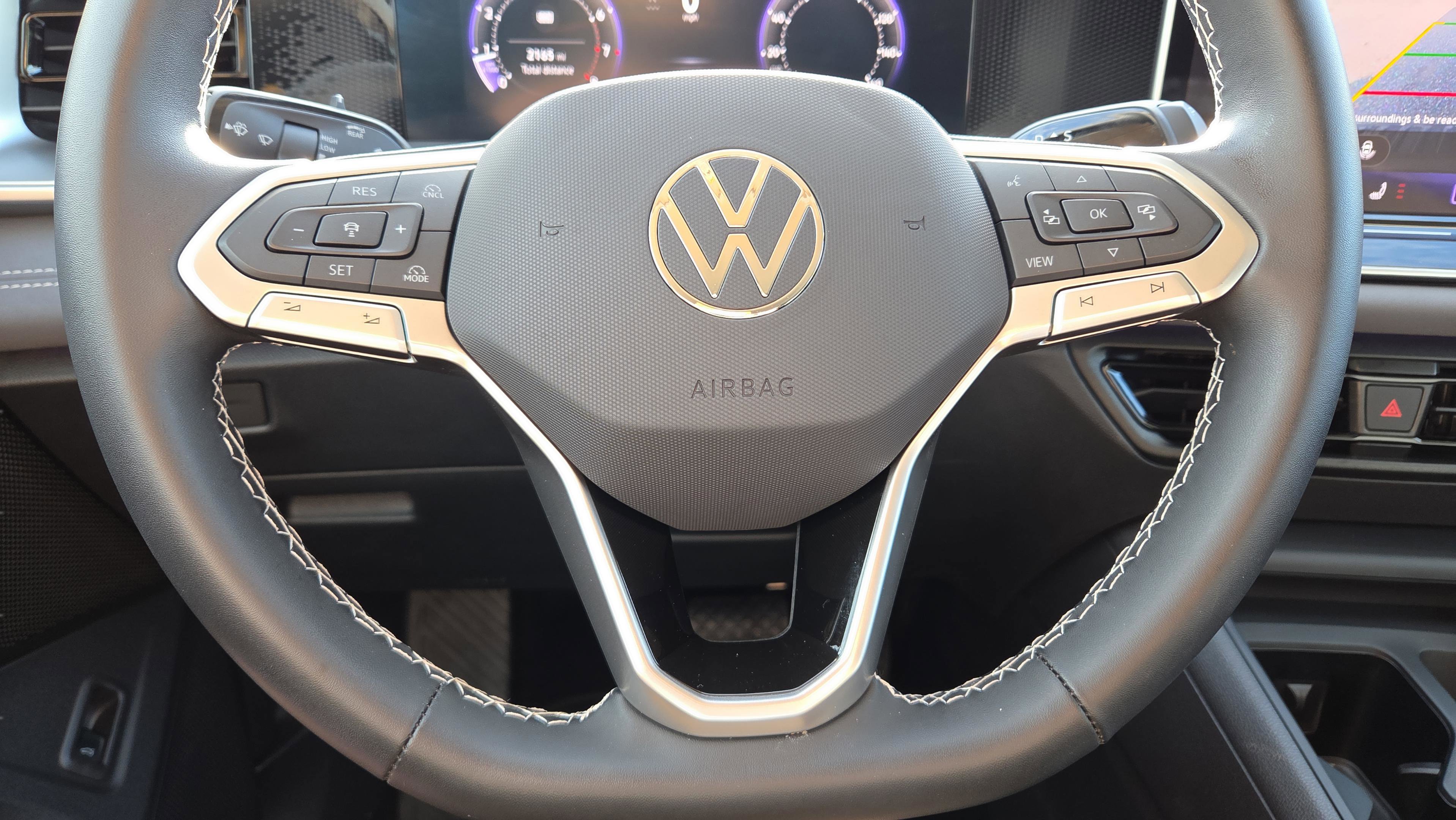Used 2025 Volkswagen Tiguan SE FWD image 27