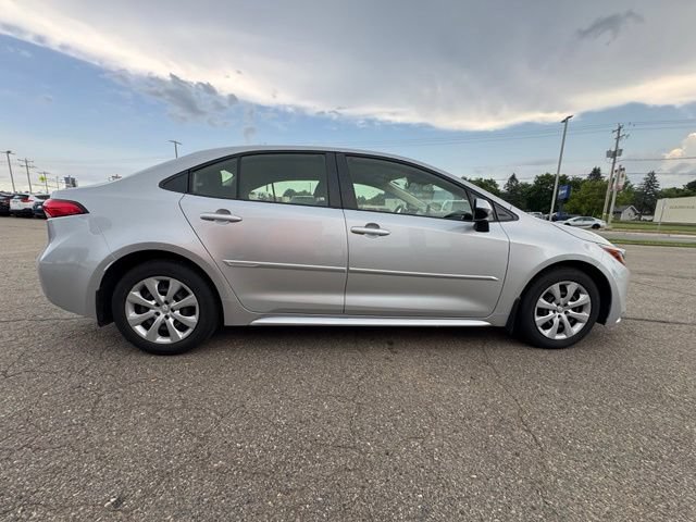 Used 2022 Toyota Corolla LE FWD image 8