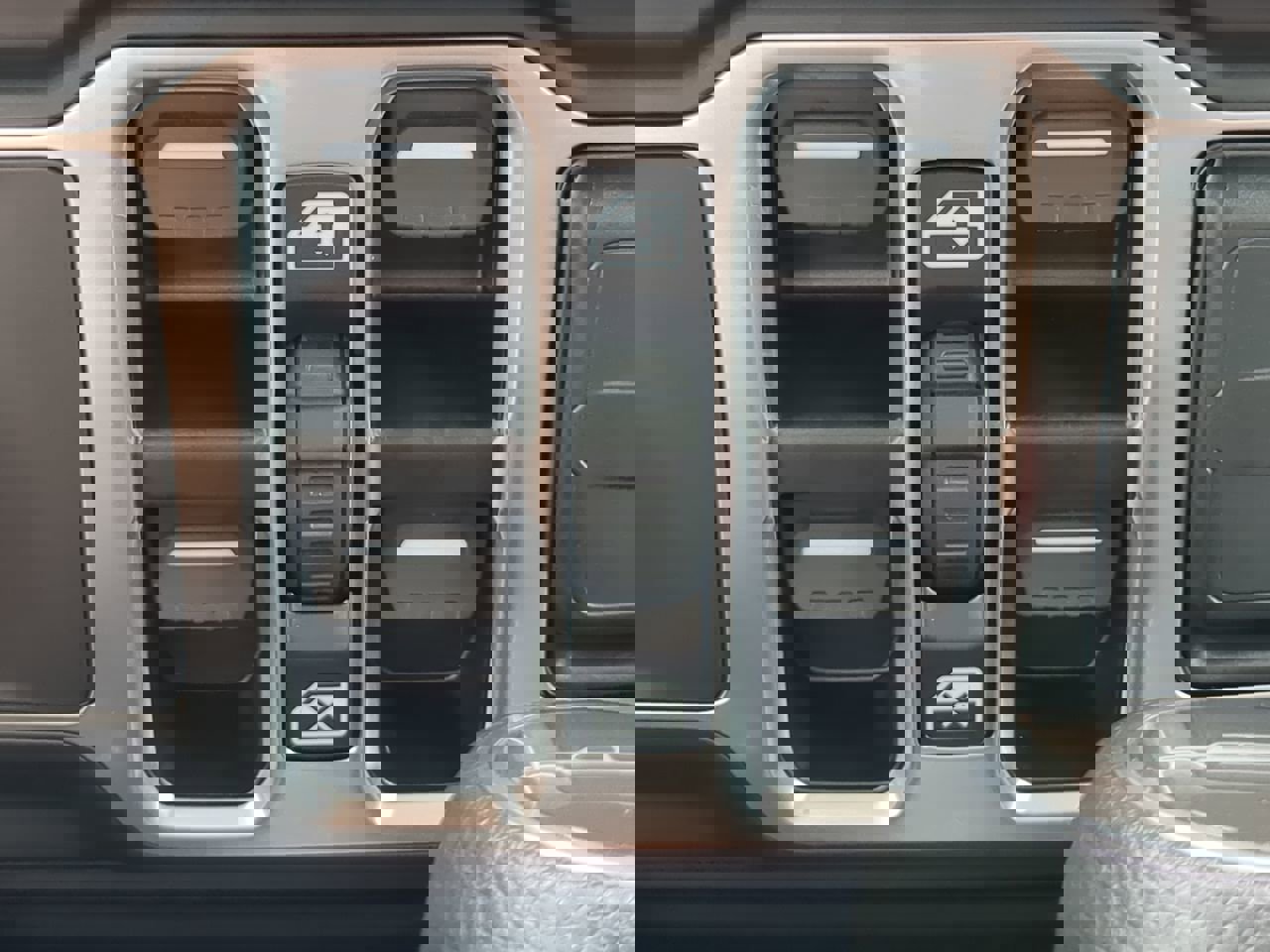 New 2025 Jeep Gladiator Sport image 20