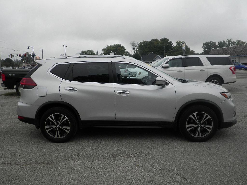 Used 2020 Nissan Rogue SV w/ Sun & Sound Touring Package image 8