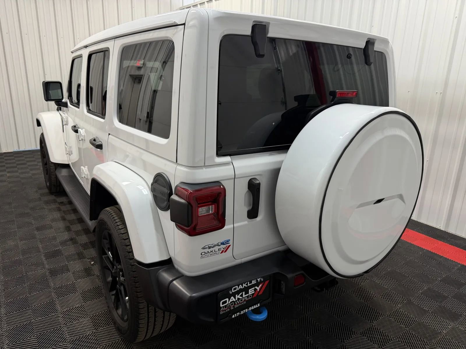 Used 2022 Jeep Wrangler Unlimited Sahara w/ Cold Weather Group AWD/4WD image 19