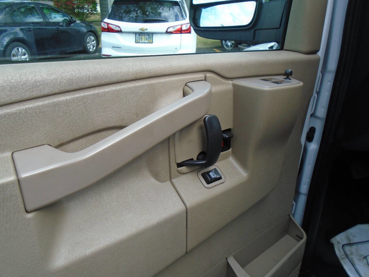 Used 2020 Chevrolet Express 3500 w/ Driver Convenience Package image 7