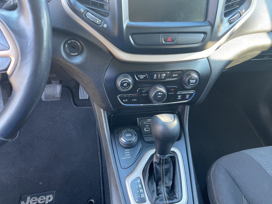 Used 2016 Jeep Cherokee Latitude image 38