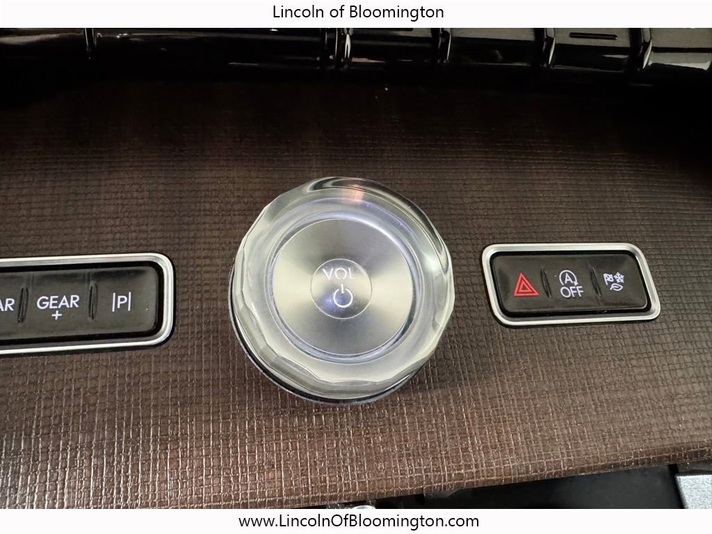 Certified 2025 Lincoln Navigator Reserve AWD/4WD image 63