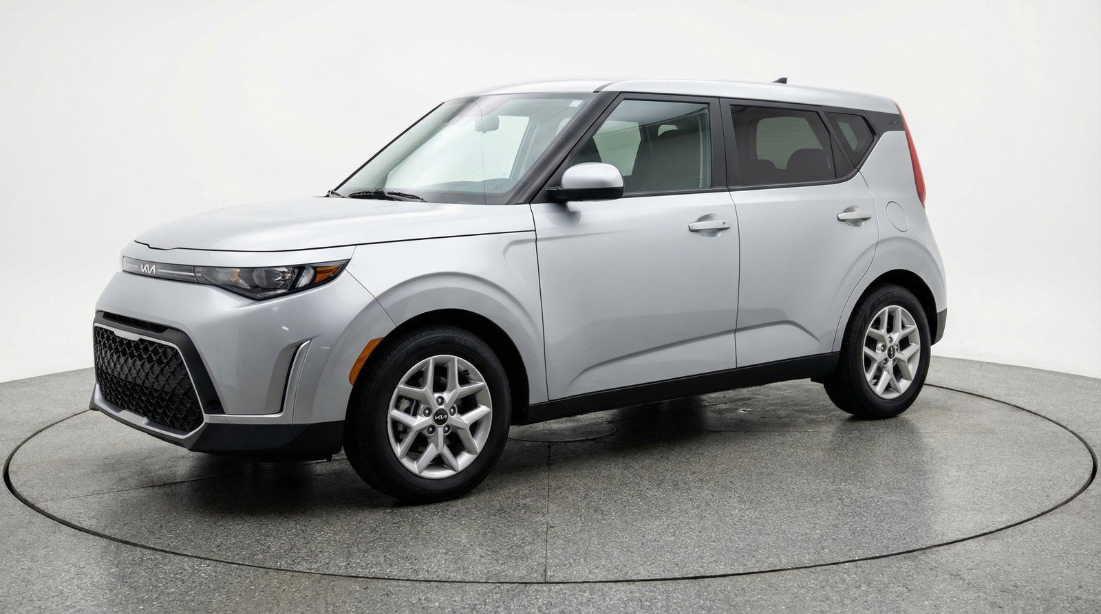 Used 2025 Kia Soul LX w/ LX Technology Package image 3