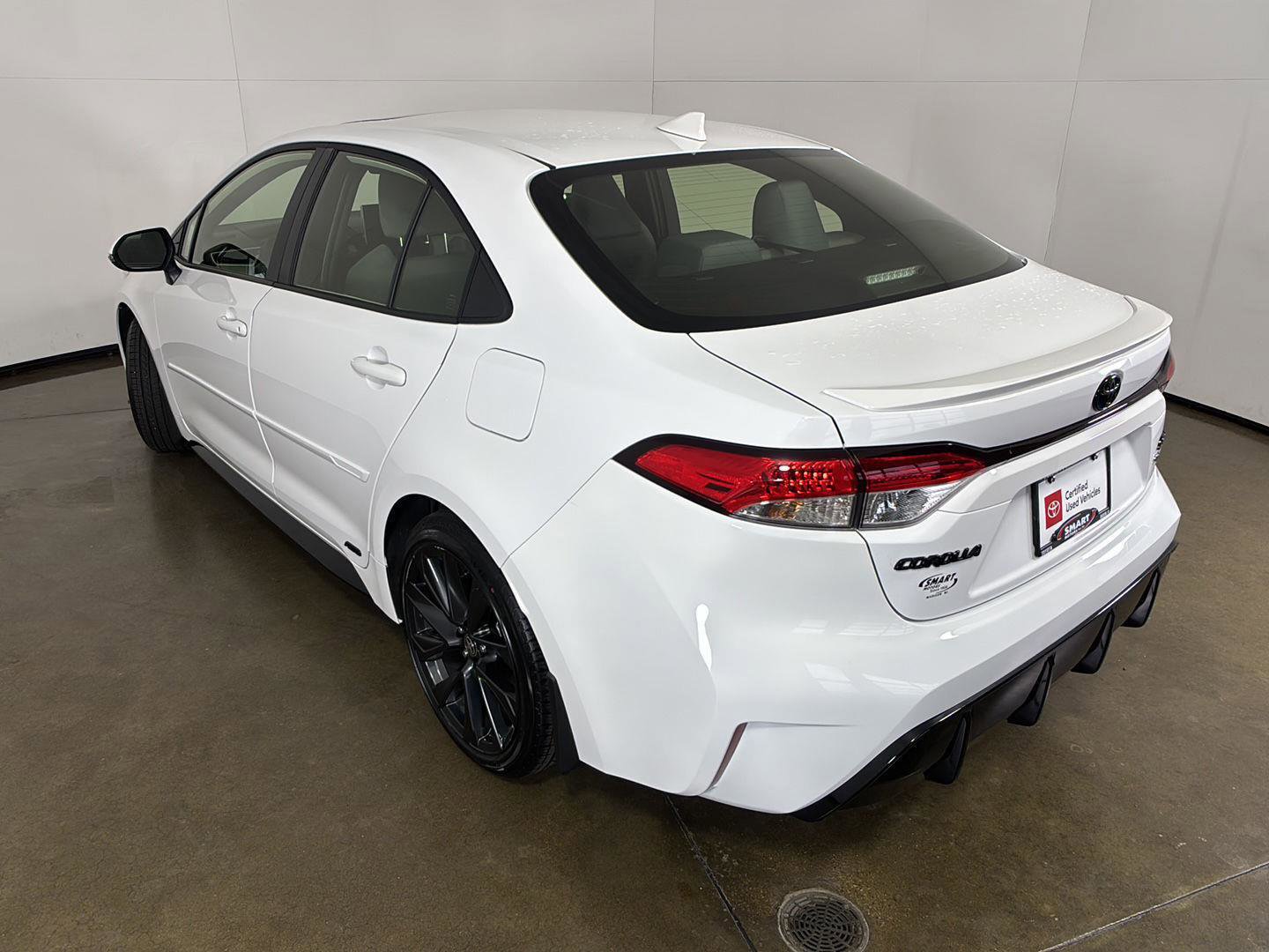 Used 2025 Toyota Corolla SE w/ SE Premium Package AWD/4WD image 12