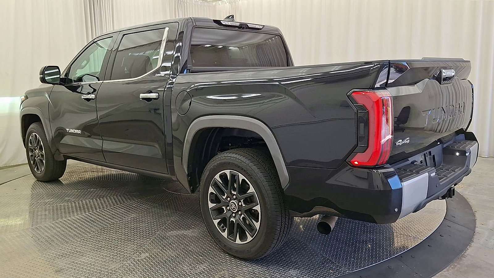 Used 2023 Toyota Tundra Limited AWD/4WD image 9