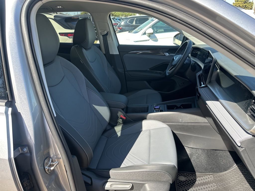New 2026 Volkswagen Tiguan SE image 18