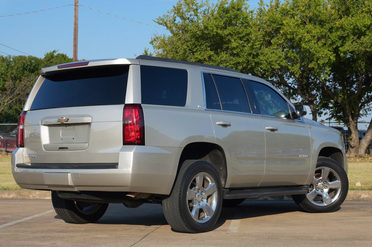 Used 2017 Chevrolet Tahoe LT w/ Luxury Package RWD image 3