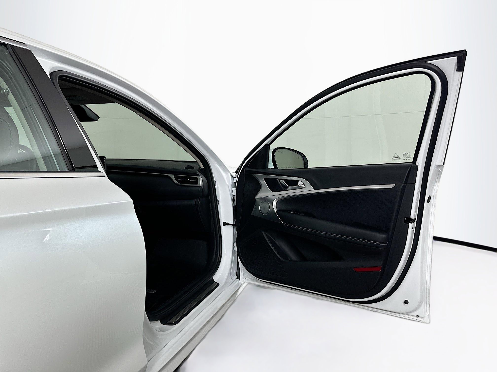 Used 2026 Genesis G70 2.5T Prestige image 33