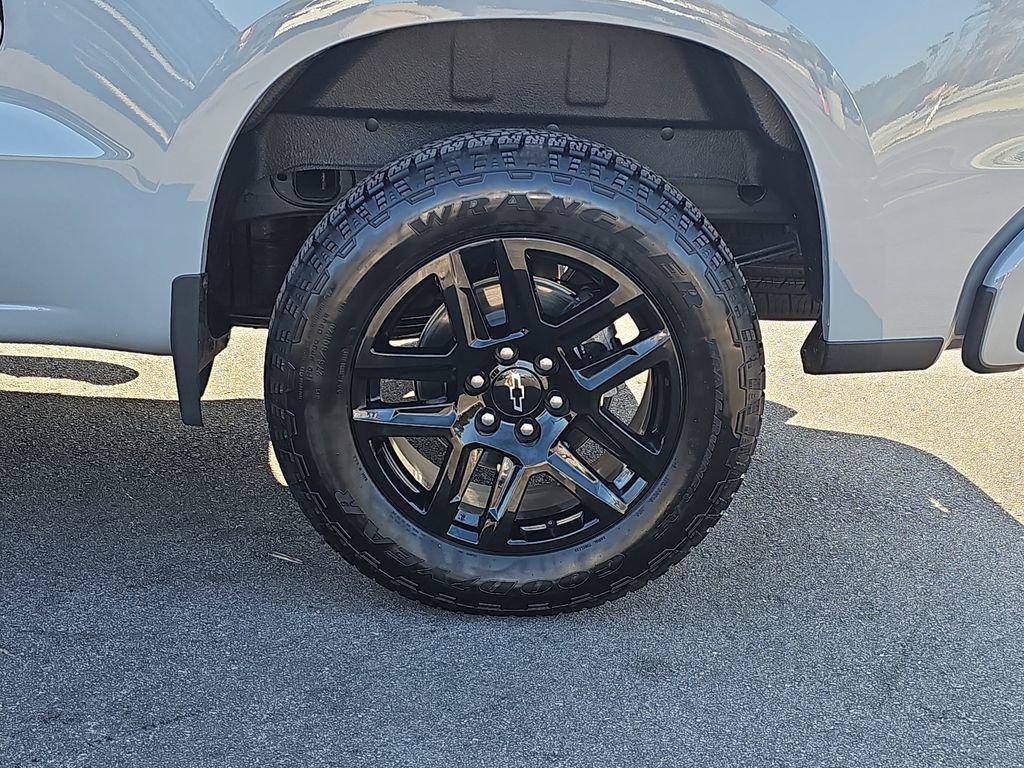 Used 2025 Chevrolet Silverado 1500 Custom w/ Turbomax Blackout Package image 37