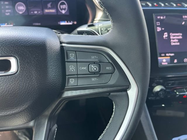 Used 2024 Jeep Grand Cherokee Altitude AWD/4WD image 16
