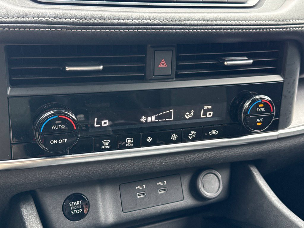 Used 2025 Nissan Rogue SV FWD image 27