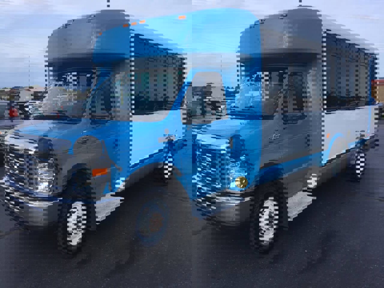 Used 2016 Ford E-450 and Econoline 450 Super Duty w/ Shuttle Bus Prep Package RWD image 10