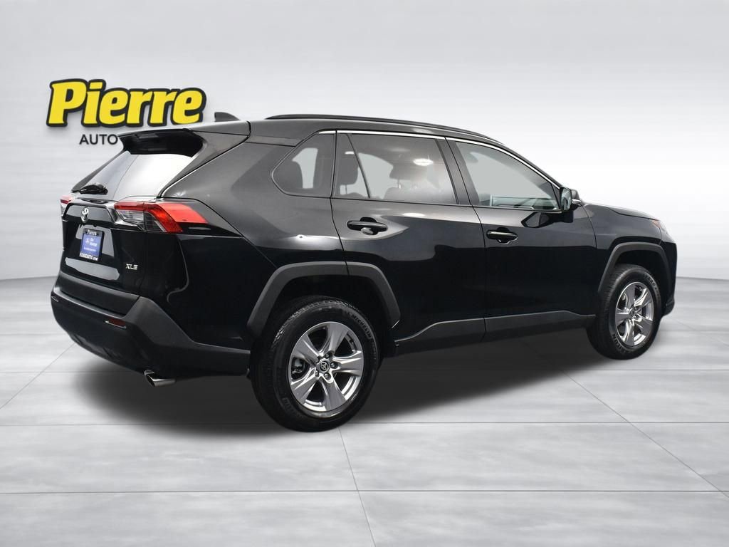 Used 2023 Toyota RAV4 XLE w/ Convenience Package FWD image 4