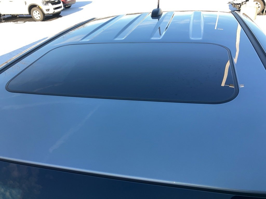 Used 2024 GMC Canyon AT4X image 6