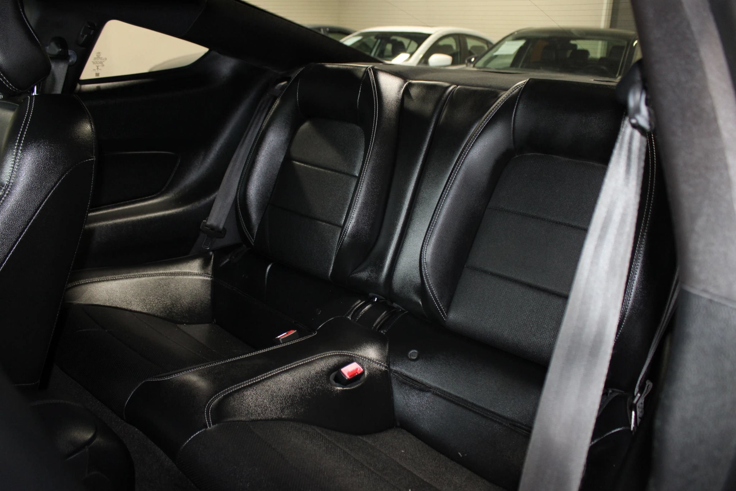 Used 2018 Ford Mustang Premium w/ Enhanced Security Package RWD image 24