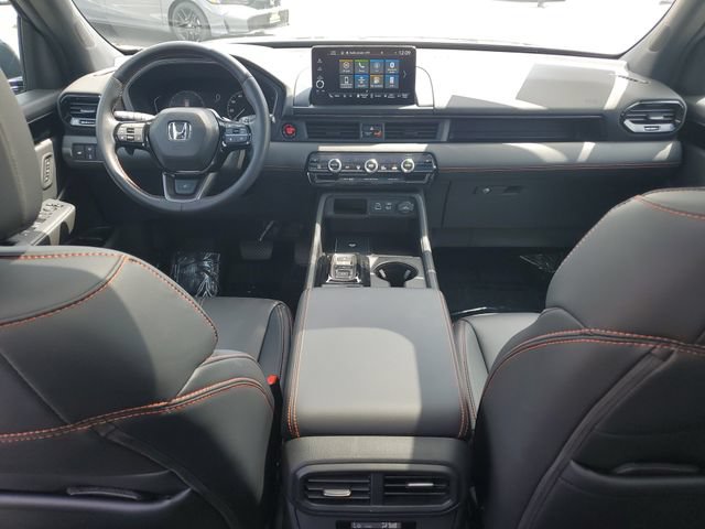 Certified 2025 Honda Pilot TrailSport image 11