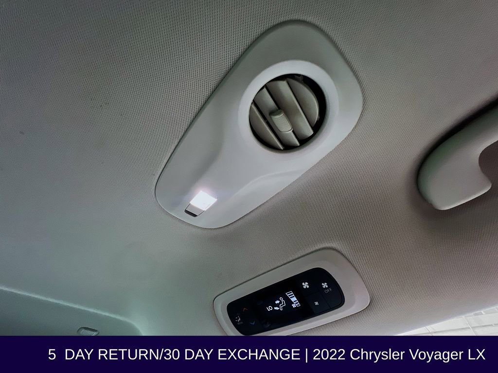 Used 2022 Chrysler Voyager LX image 38