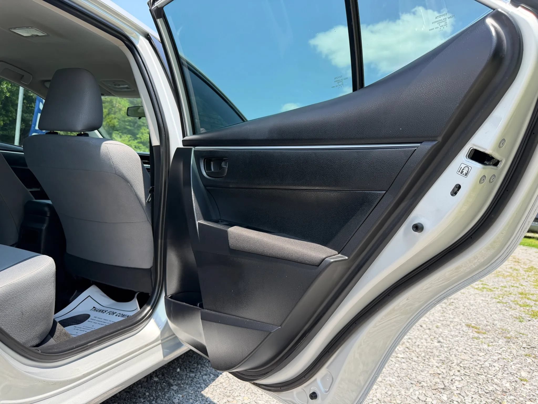 Used 2016 Toyota Corolla L FWD image 30