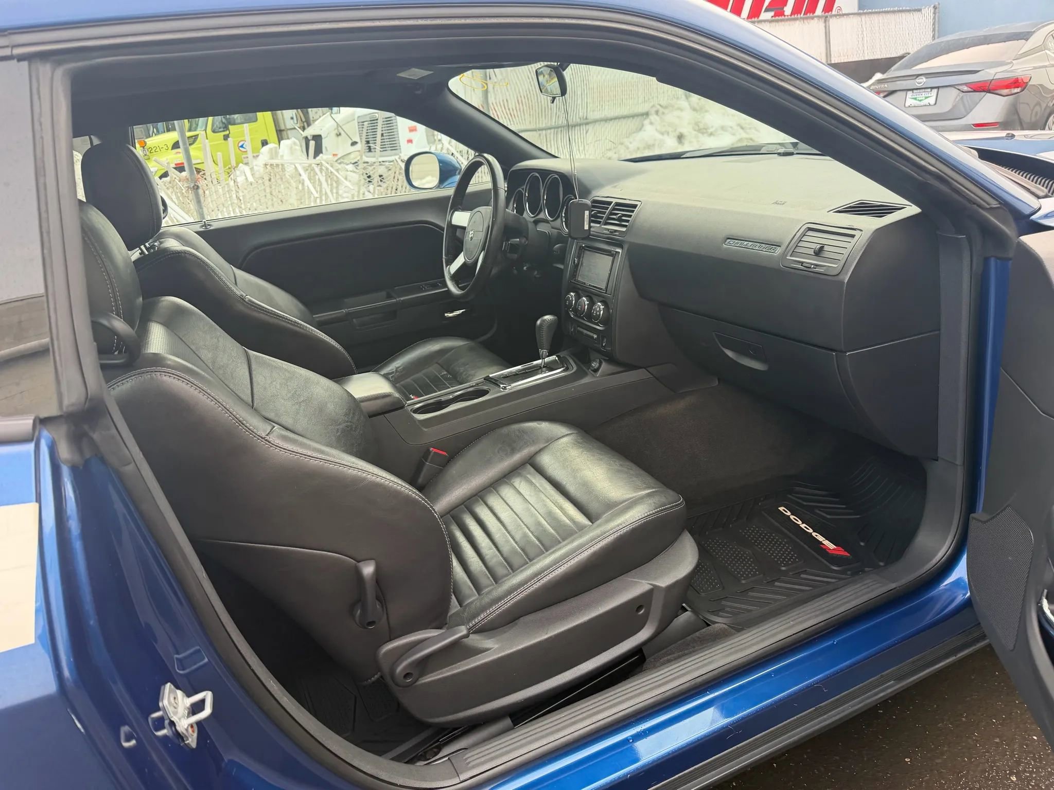 Used 2010 Dodge Challenger SE image 23