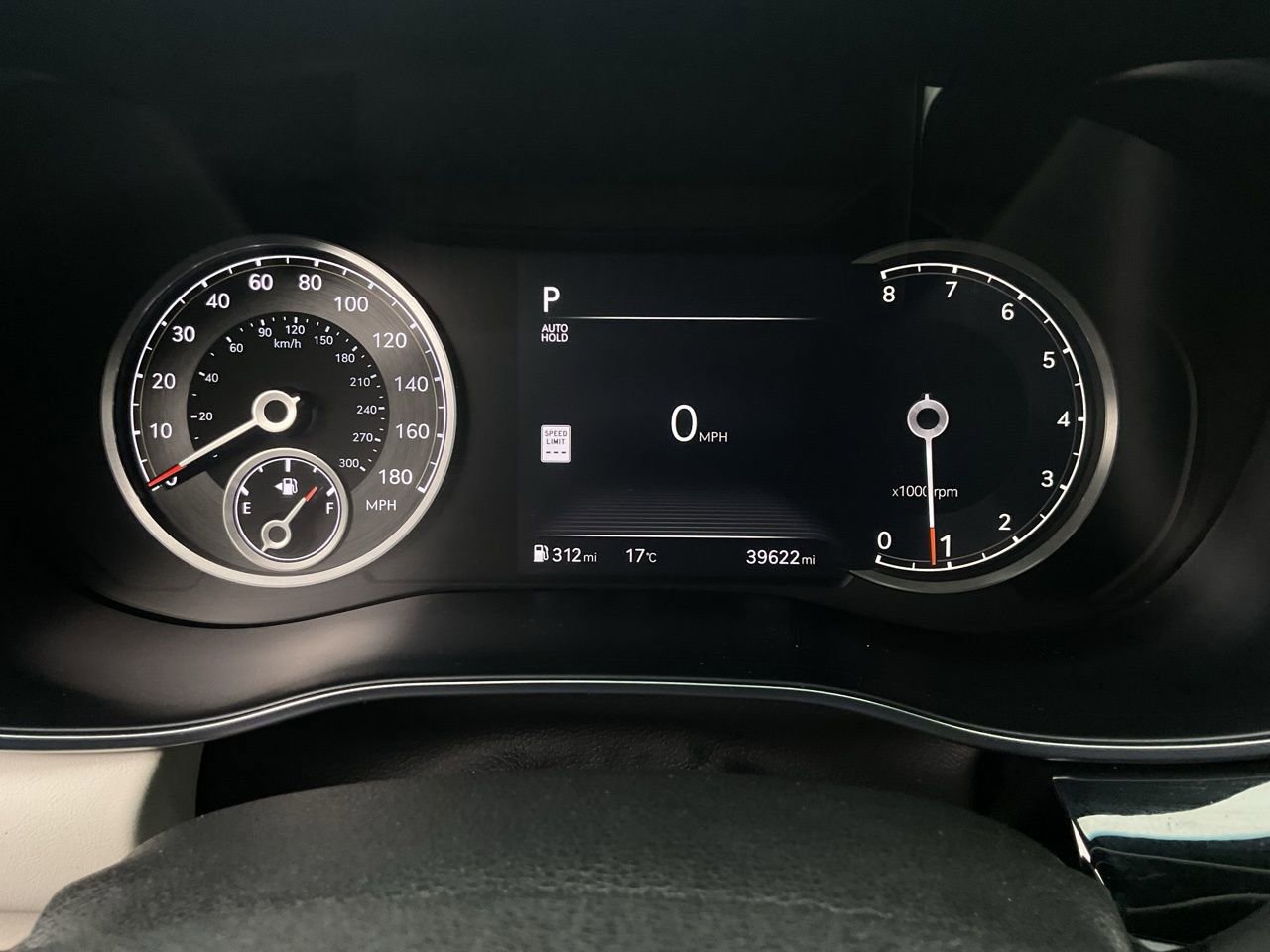 Used 2025 Genesis G70 2.5T RWD image 38