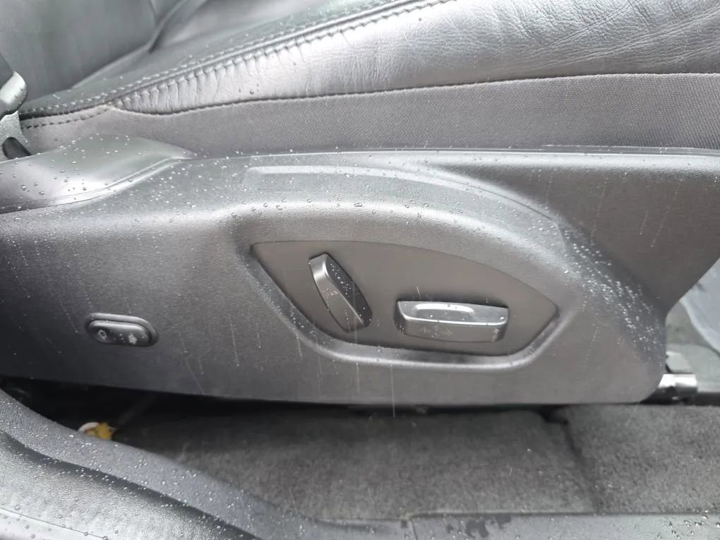 Used 2017 Volvo XC60 T5 Inscription image 41