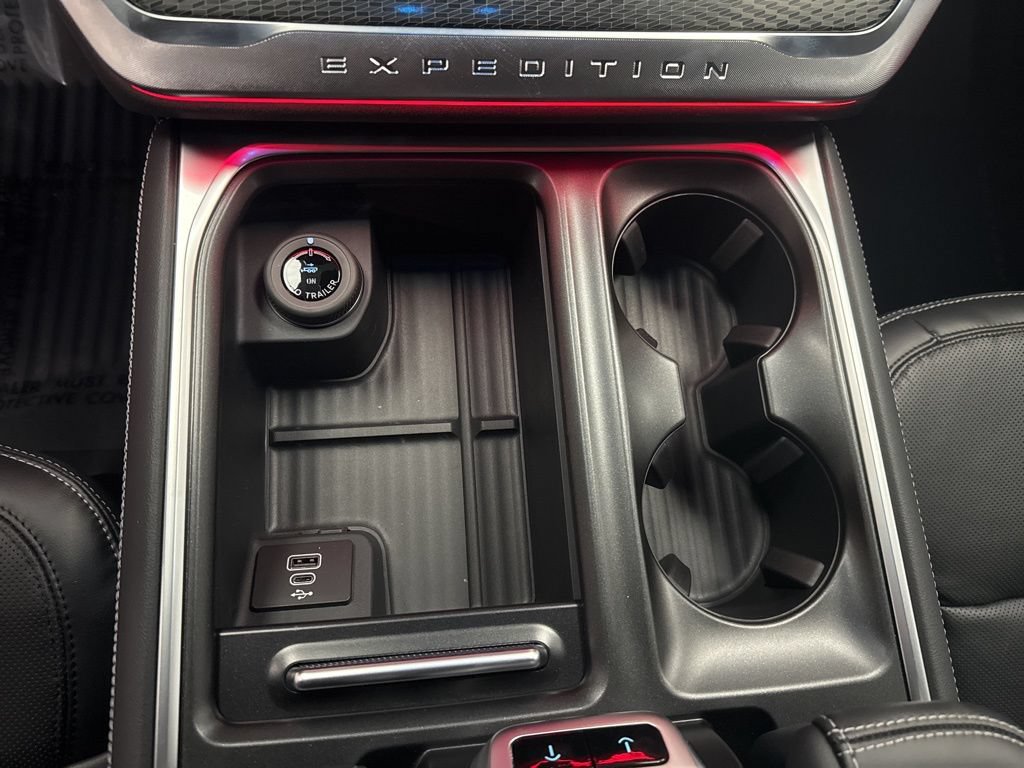 New 2026 Ford Expedition Max Platinum w/ Stealth Performance Package AWD/4WD image 25