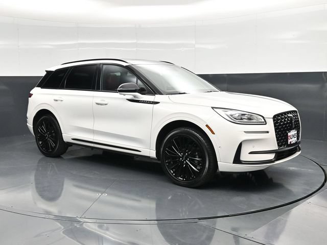 Used 2023 Lincoln Corsair Reserve w/ Equipment Group 202A AWD/4WD image 3