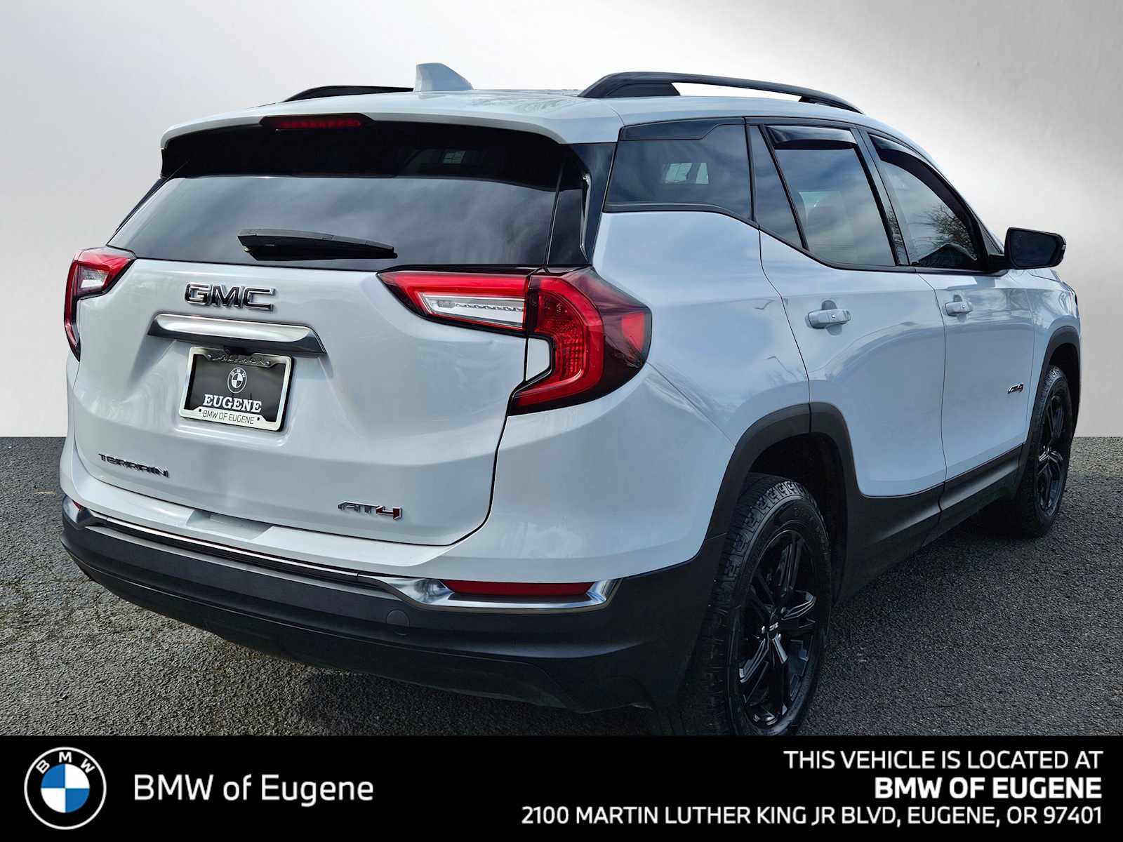 Used 2023 GMC Terrain AT4 image 4